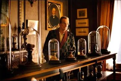 Dans  Micmacs � tire-larigot , que collectionne le fabriquant d'arme Nicolas Thibault De Fenouillet, interpr�t� par Andr� Dussollier ?