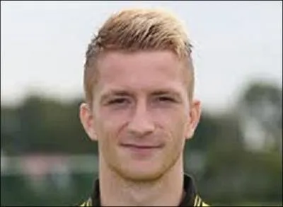 La dernire fois que j'ai vu ce joueur, il portait le maillot :