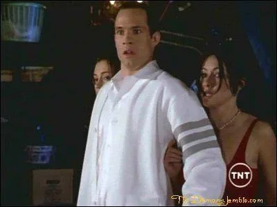  C'est pas du cinma  : Quel est le nom du film que Phoebe adore regarder ?