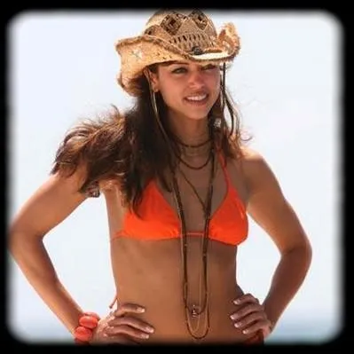 A quel garçon cette tentatrice a-t-elle offert un bracelet dans le premier épisode ? (Gaëlle)