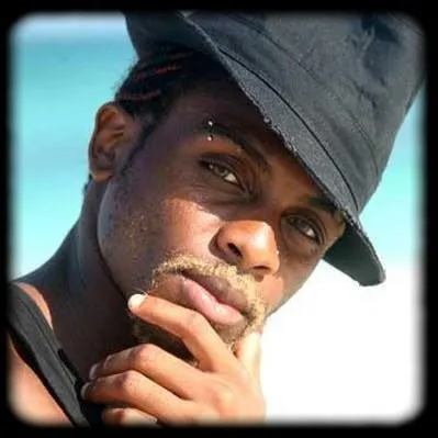 A quelle fille ce tentateur a-t-il offert un bracelet dans le premier épisode ? (Gabson)