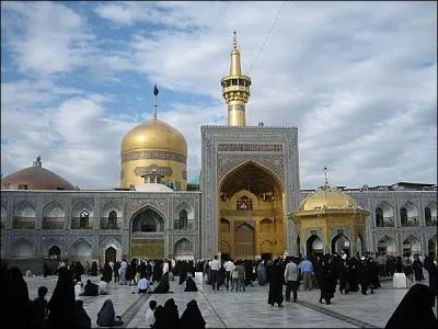 Le chiisme et le sunnisme sont les deux branches principales de l'islam, quelle est la troisième ?