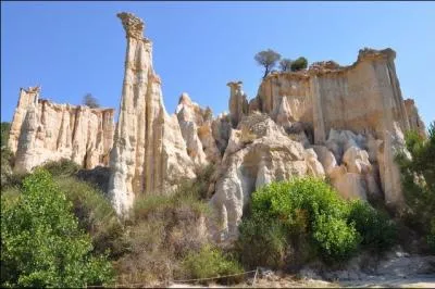 La Tt est un fleuve ctier franais mais dans quel dpartement coule-t-il ?