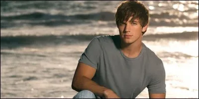 Quel rôle incarne Matt Lanter dans "90210 Beverly Hills : Nouvelle Génération" ?