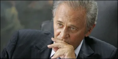 Qui incarne le commissaire Navarro dans la série télévisée du même nom ?