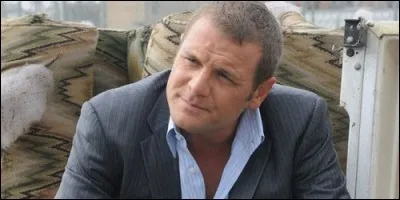 Dans quelle série David Cubitt interprète le rôle de Lee Scanlon ?