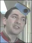 Comment se nomme ce groom mythomane, jou par Franois Morel, qui ne lsine pas sur l'absurde pour impressionner les clients ?