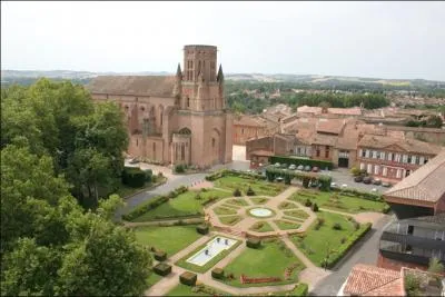 Lavaur est une ville :