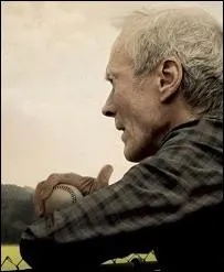 Dans quel film Clint Eastwood est-il un dcouvreur de talents spcialis dans le baseball qui voit progressivement sa vue baisser ?