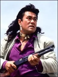 Comment se nomme ce chasseur de primes qui deviendra l'ami et l'alli du hros ?