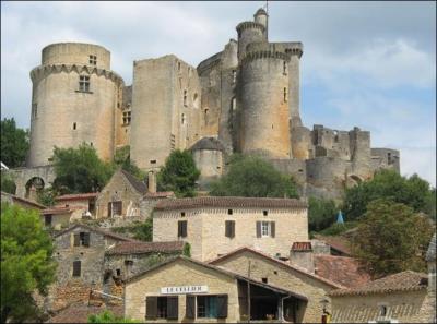 Chteau du Lot-et-Garonne, construit entre la Thze et la Lmance, il est connu pour tre le dernier chteau-fort bti en France, quel est son nom ?