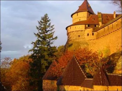 Qui fut  l'origine de la restauration du chteau du Haut-Koenigsbourg situ dans le Bas-Rhin ?
