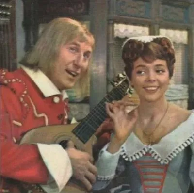 Dans ce film de cape et d'pe  Le Capitan , elle tait Giuseppina chantant aux cts de Cogolin incarn par Bourvil... . .