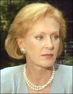 Madame Rich est une clbre comdienne, au nom connu. Quel est son prnom ?