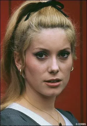 Madame Deneuve est une clbre comdienne. Quel est son prnom ?