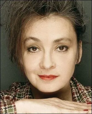 Comment se prnomme Madame Ringer, chanteuse des  Rita Mitsouko  ?