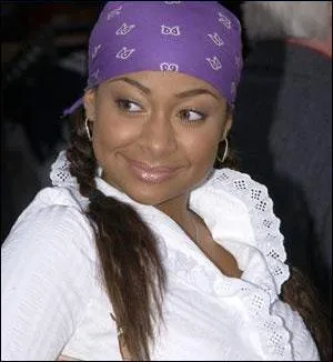 Dans "Phénomène Raven", comment s'appelle le père de Raven ?