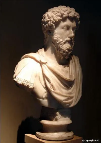 Qui succde  Marc-Aurle ?