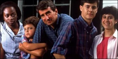 Quel est le titre orignal de la série télévisée "Les Ailes du Destin" ?