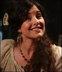 Qui tue Milah et de qui Hook veut-il se venger ?