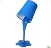 La couleur qui fait ressortir cette lampe est :