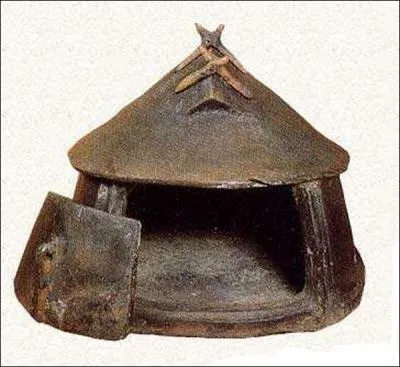 Les premires habitations romaines taient des huttes quadrangulaires ou rondes : la hutte italiote. Quels taient les lments composant cette construction ?