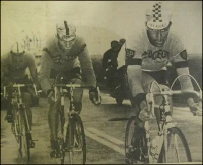 Quels sont les deux coureurs cyclistes qui ont gagn les  trois classiques ardennaises  dans le courant de la mme anne ?