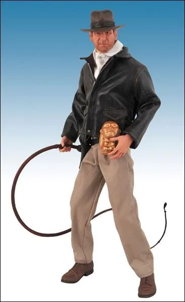 La poupe est ressemblante et comprend toute la panoplie : le chapeau, le fouet... C'est (attention ! Attention ! ) ?