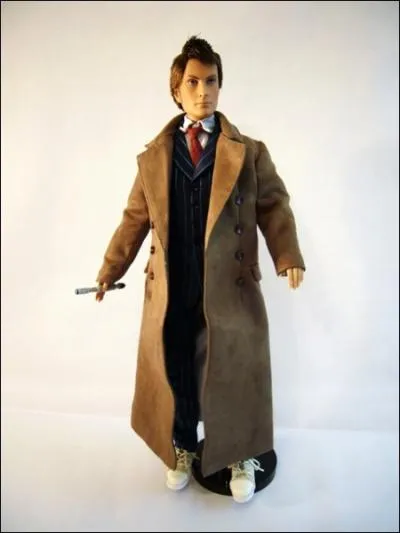 Reconnaissable  son costume ray et  son grand manteau, il s'agit du hros de srie TV de science-fiction... ?