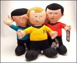 Qu'elles sont mignonnes, ces poupes de chiffon ! Elles sortent d'une srie TV (et de films) bien connus, vous pouvez donc dire qu'elles descendent ... ?