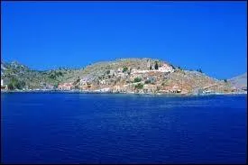 Laquelle de ces mers ne borde pas l'Italie ?