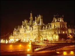 Dans quelle ville dcda la Fontaine ?