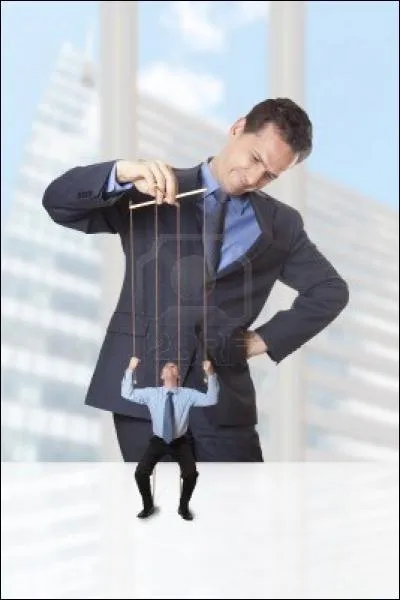 Gwendoline a donn un coup de tte  Flo et n'tant pas peu fire a ft la victoire en chantant  Elle est ma guerre, elle est ma femme , souvenez-vous, elle avait vingt ans :