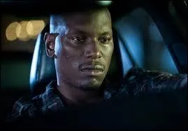 Qui est ce chanteur et aussi acteur ?