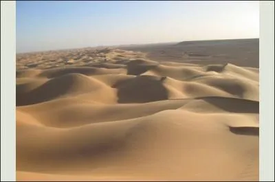 O situez-vous les belles courbes pleines du dsert de Gourara ?