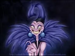  la fin, en quoi la conseillre de Kuzco est-elle transforme ?