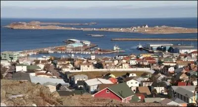 Saint-Pierre-et-Miquelon est le seul territoire franais situ en Amrique du Nord. A proximit de quelle le canadienne se trouve-t-il ?