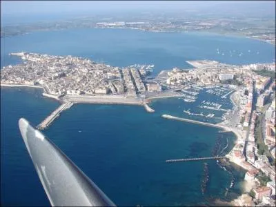 Quelle affirmation de Syracuse est fausse ?