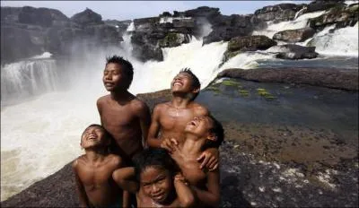 Alvaro Uribe, narcotrafic, Carthagne, Shakira