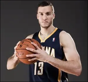 Qui est ce joueur des Pacers ?