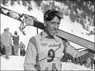 En 1948,  Saint-Moritz, c'est lui qui dcrocha le 1er titre olympique de descente. Reconverti dans le sport automobile il trouva la mort au volant d'une Ferrari en 1962. Il s'appelait :