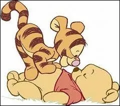 Avec qui est-il sur cette photo ?