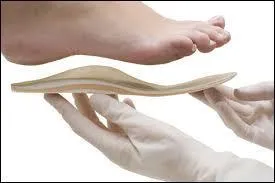 Les semelles orthopdiques pour enfants peuvent corriger diffrents problmes. Cochez la bonne rponse parmi les trois propositions.