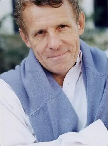 Patrick Poivre d'Arvor n'est pas seulement un journaliste, il est aussi crivain. De combien d'ouvrages littraires est-il l'auteur (ou le co-auteur) ?