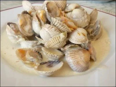 Maintenant que cela va mieux, nous mangerions bien une assiette d'hnons  la crmes dans :