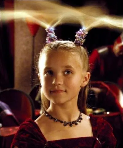 Quelle jeune actrice ayant dbut dans  Hannah Montana  apparat pour la premire fois dans le deuxime opus de la saga  Spy Kids  dans le rle de Gerti Giggles ?