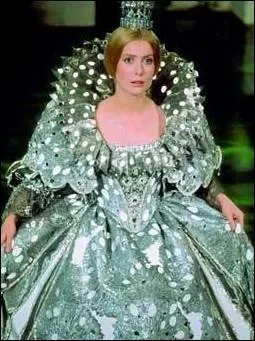 Dans  Peau d'ne , de quelle robe s'agit-il ?