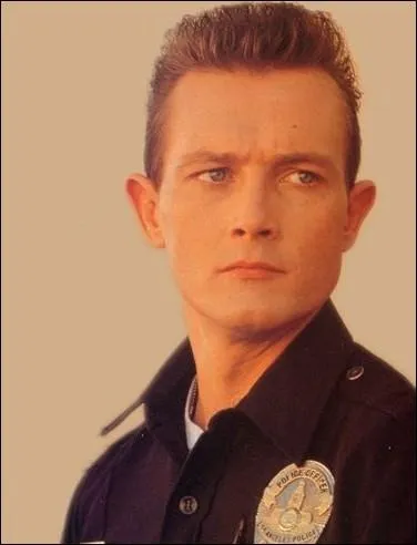 Quel Terminator menace la vie de John Connor dans le film  Terminator 2  ?