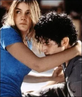 Dans le thriller franais Promenons-nous dans les bois, une troupe de thtre est dcime par un trange criminel alors qu'elle joue une adaptation de quel conte classique ?