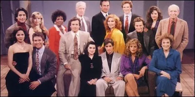 Dans quelle ville se déroule le soap-opera "Amoureusement Vôtre" ?